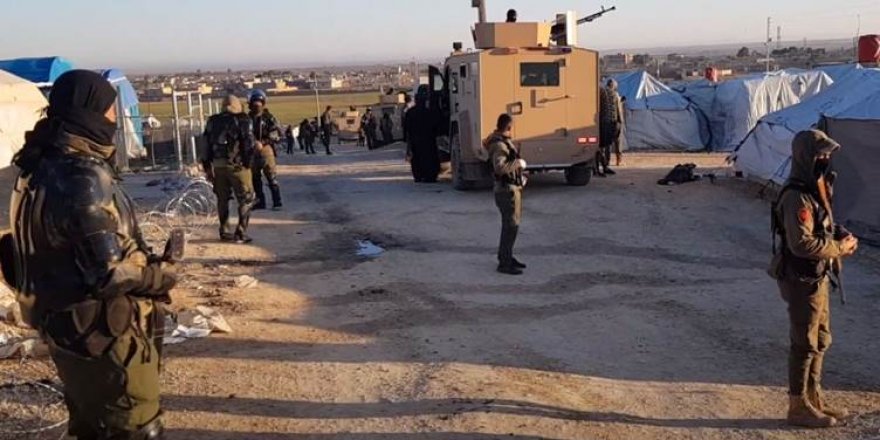 Asayişa Rojava li Kampa Holê operasyonek pêk anî