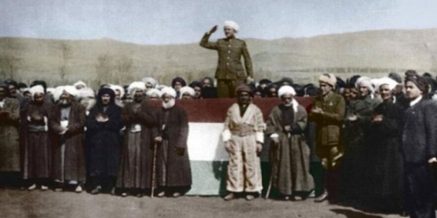 77 sal di ser damezirandina Komara Kurdistanê li Mehabadê re derbas dibin