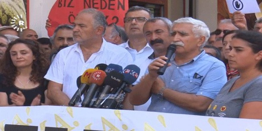Mesûd Tek û Mehmet Maçogluyî desteg day protestoyan