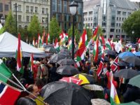 Norwec: Bi hezaran kes di bin baranê de bêşdarê xwepêşandina referandûmê bûn!