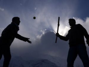 Beyzbola kurdan "Topa garanê