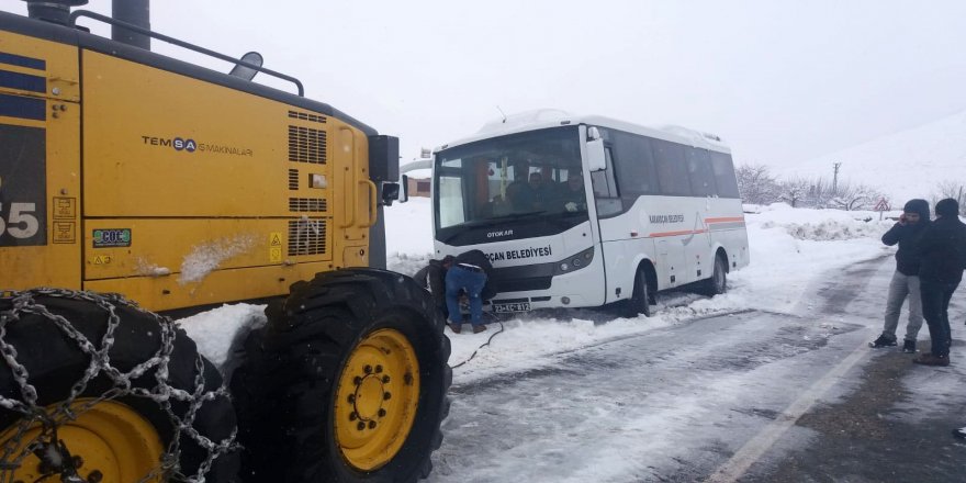 Çewlîg- Rayîrê 14 dewan vore ver qefilya