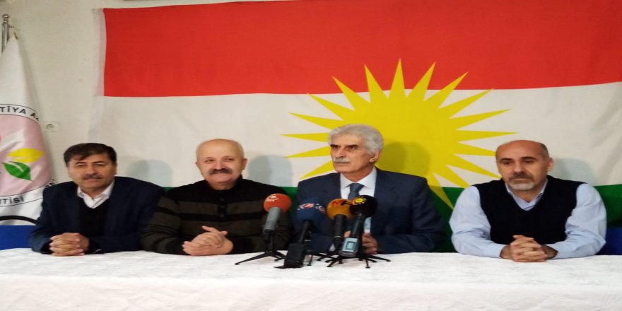 Platforma Zimanê Kurdî: Em li zimanê xwe xwedî derkevin