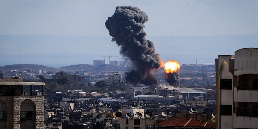 Îsraîlî dormeleyê Teyaragehê Şamî bombarduman kerd, 7 kesî kişîyayî