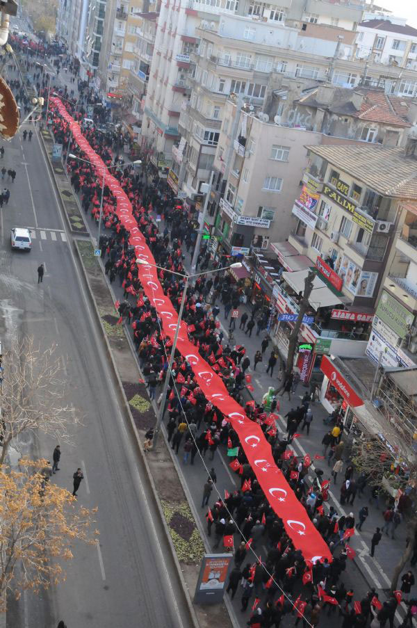 Ev jî marîfeta Kurdên AKPê ne; li Amedê kirine