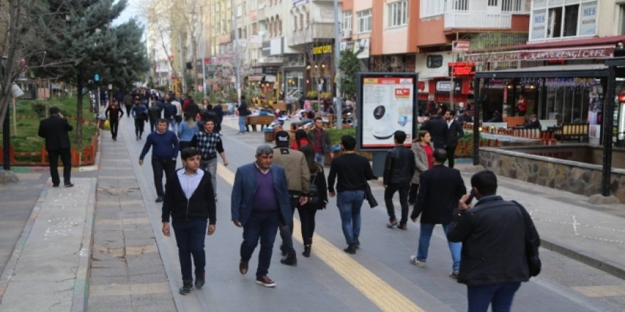 RAWEST: %73 ji welatîyan di bin metirsîyê de ne