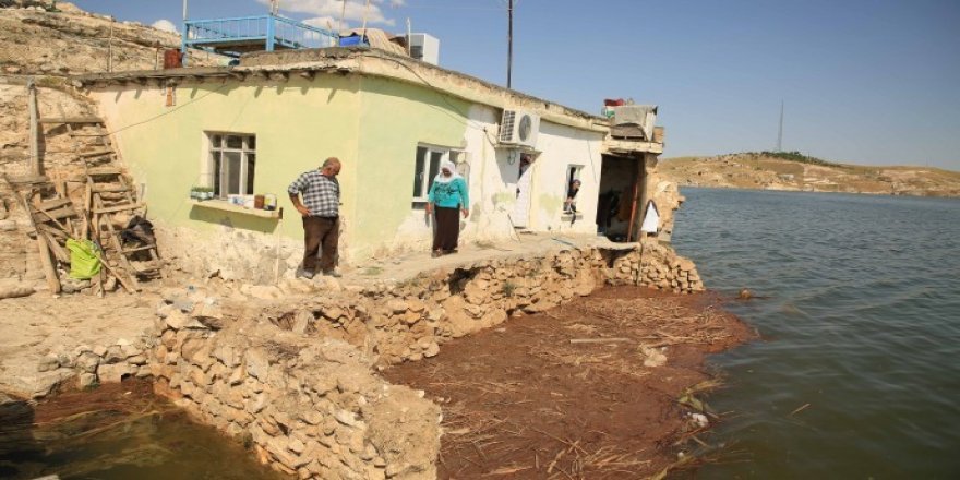 Bendavê felaketê anîye serê gundîyan