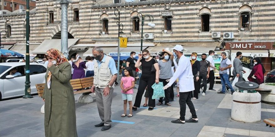 Sazîyên sivîl ên Dîyarbekir banga pabendbûna bi bergirîyan dikin