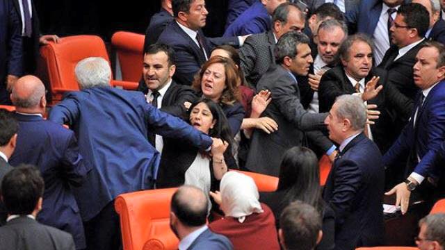 PAK: "Em Êrîşa Li Parlementerên HDPê Hatîye  Kirin Şermezar Dikin"