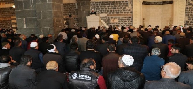 Amed: Ji bo Çaneqelê mewlûd lê Helebçe nayê bîra wan!