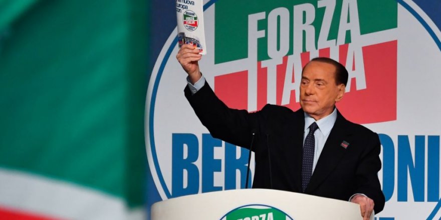 Serokwezîrê Berê yê Îtalya Berlusconi bi Vîrusa Korona Ket