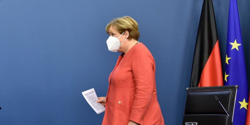 Merkel: Payîz Tê, li Pêş Me Qonaxeke Dijwar Heye