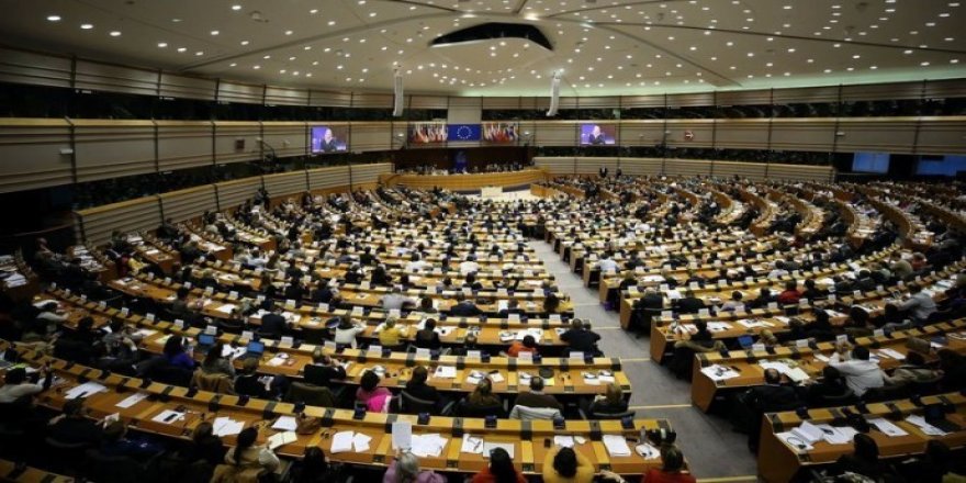 Ji 68 parlamenterên PE’yê name: Divê sûcên Tirkiyeyê yên li Sûriyeyê bên lêkolînkirin