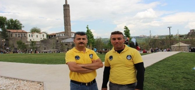 Amed: Li gor qeyyûm kurdî jî zimanê xerîb e!