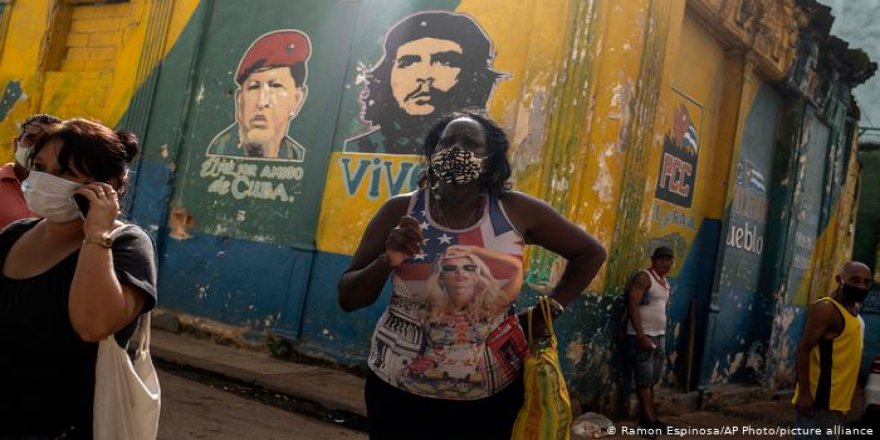 Amerîka Kuba girewt mîyanê lîsteya “dewletê ke desteg danê terorî”