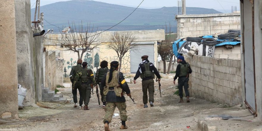 Efrîn.. Çekdaran 12 kes revandin di nava wan de zarok jî hene