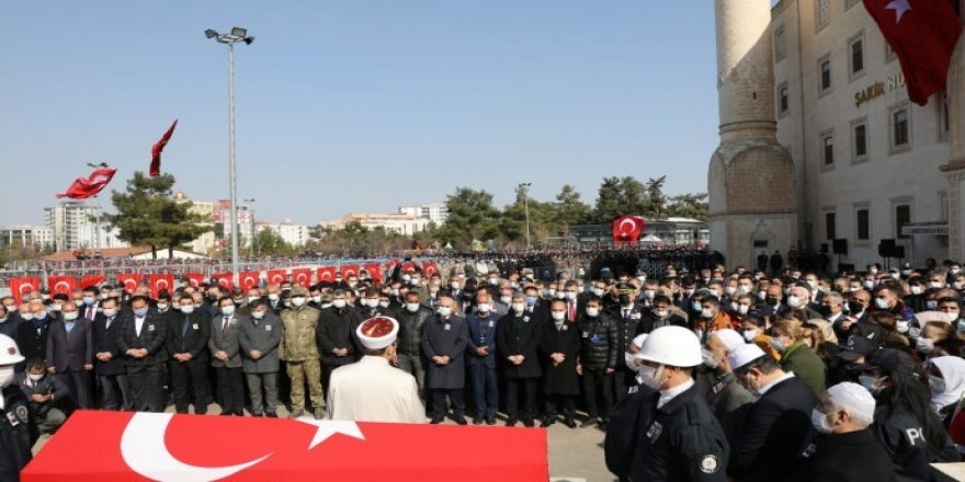 Kayayê ku bi KHK’ê hatibû îxrackirin bi merasîma dewletê hat veşartin