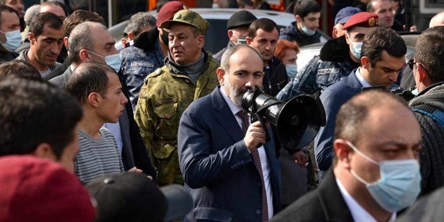 DYA: Divê li Ermenistanê artêş destkariyê li siyasetê neke