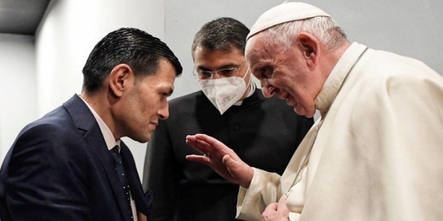 Papa Francis bi bavê Alan Kurdî re civiya û ji nêzîk ve li êş û janên wî guhdarî kir