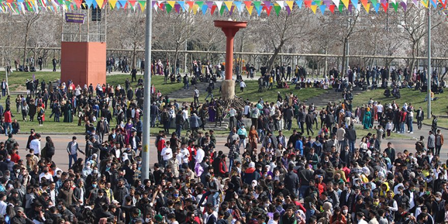 Li Diyarbekirê şahîya Newrozê dest pê kir