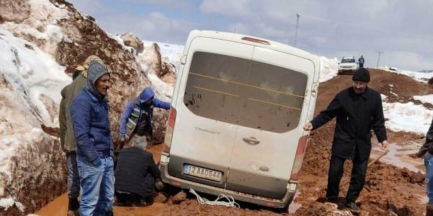 Rayîrê Kanîreşî zimistan vewre ra wisar zî çamure ra girewte yê