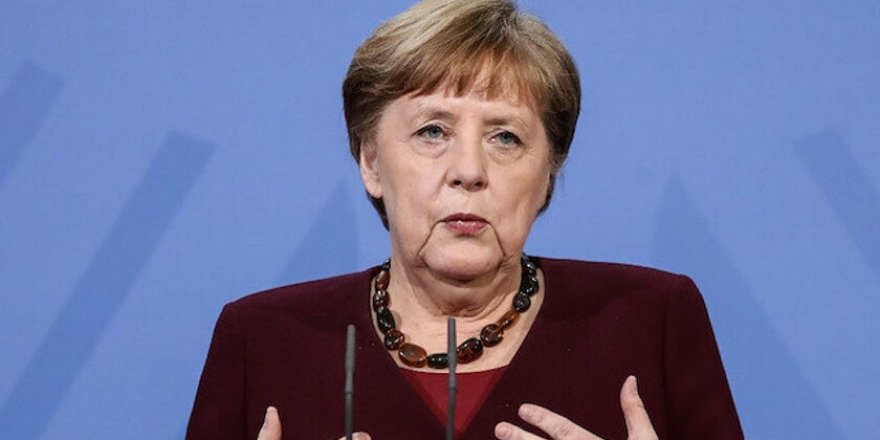 Merkel ji bo leşkerên xwe yên li sînorê Ukrayna kêm bike bang li Rûsya kir   