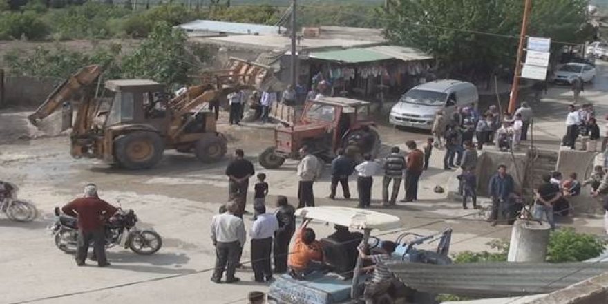 Li Efrînê çekdaran dest danîn ser zeviyên welatiyên Kurd