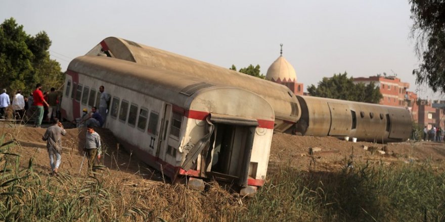 Li Misirê trênek ji raya xwe derket: 11 kuştî 98 birîndar hene