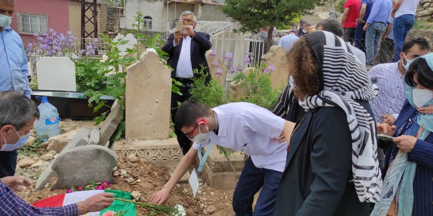 Cenazeya Hetkarê Serekê Pêroyî yê PAKî Feyyaz Ekmen Kercews de Amey Heq Kerdene