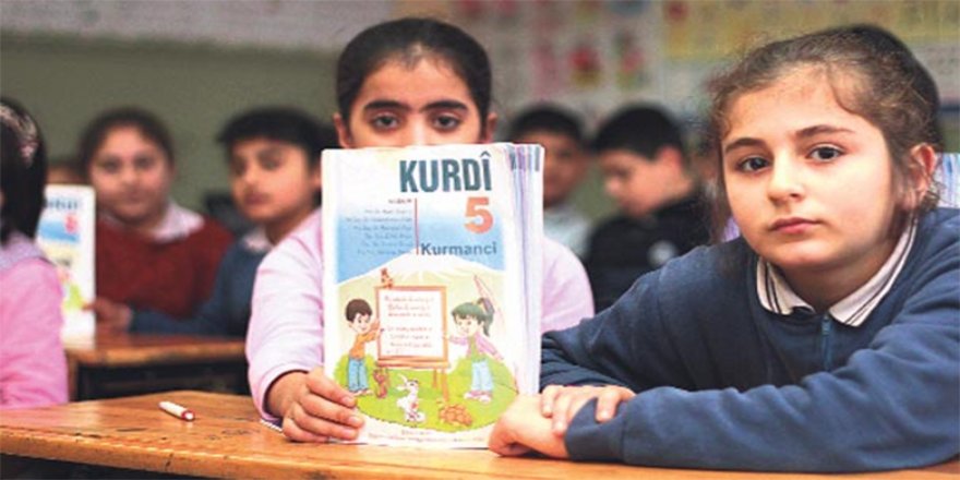 GIYAV: Haya zarokên Kurd ji dersa hilbijarte tune ye