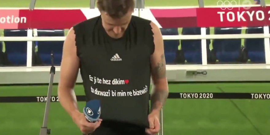 Futbolbazo namdar o Alman Max Kruseyî waştîya xo rê bi Kurdkî teklîfê zewacî kerd