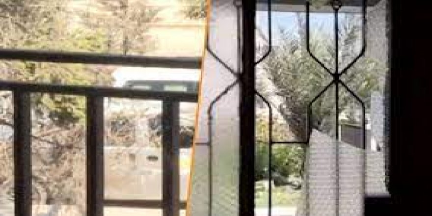 Ciwanên Şoreşger li Qamişlo êrişî ofîsa Rûdawê kir