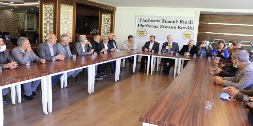 Platforma Zimanê Kurdî: AK Partî û ÎYÎ Partî randevû nedan