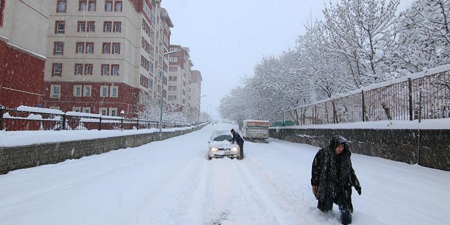 Pêleke berfbarînê Bakurê Kurdistanê girtiye