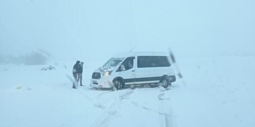  Çewlîg de vewre ra rayîrê 281 dewan qefilîyayî