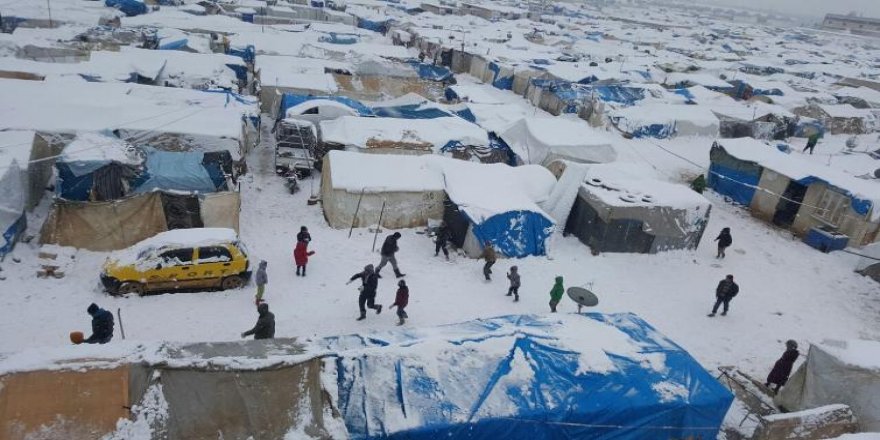 Ji ber serma û berfê 3 zarokan li kampên Efrîn û Helebê canê xwe ji dest dan