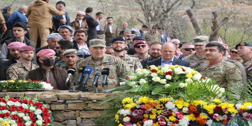 Fermandar û şêwirmendên welatên hevpeymaniyê serdana gor û monumenta Barzaniyan kirin