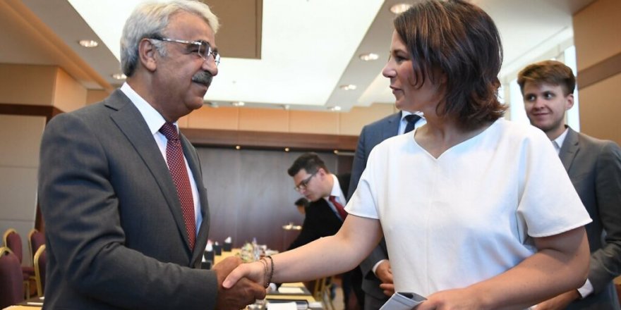 Wezîra Derve ya Almanyayê bi CHP, HDP û ÎYÎ Partiyê re civiya