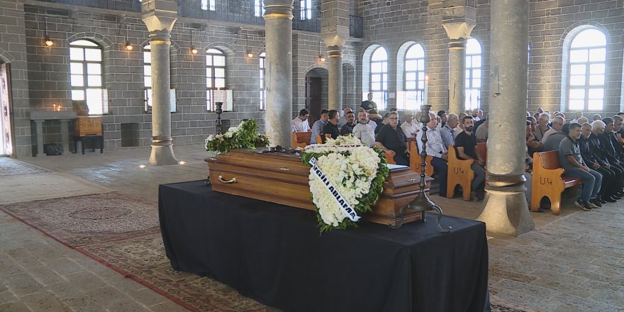 Li Diyarbekirê piştî 50 salan yekem car li Dêra Ermenan merasîma cenazeyê hat lidarxistin