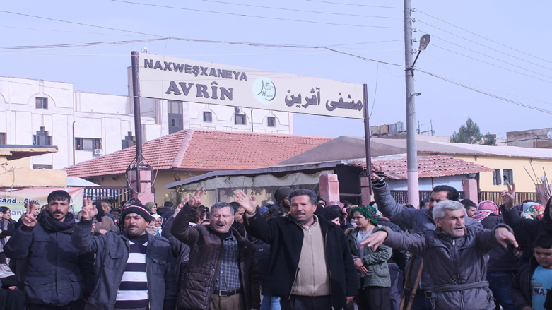 Tirkiye navenda Efrînê topbaran dike!