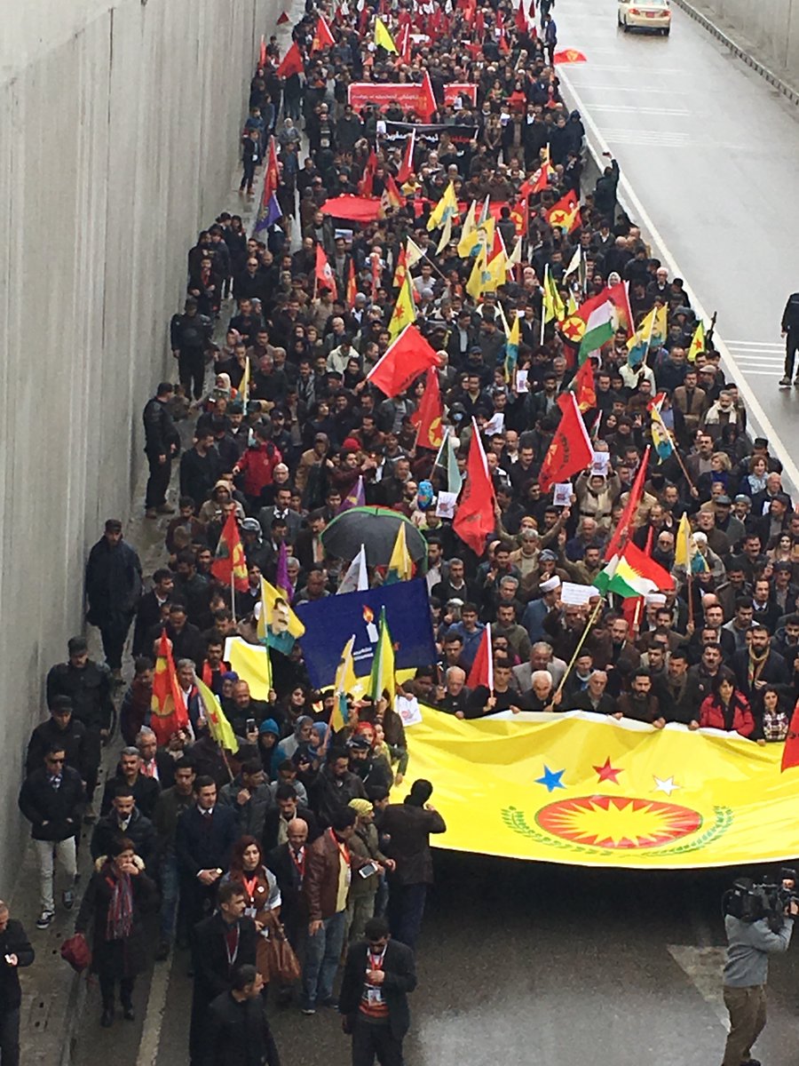 Gelê Başûrê Kurdistanê bo Efrînê daketin qadan