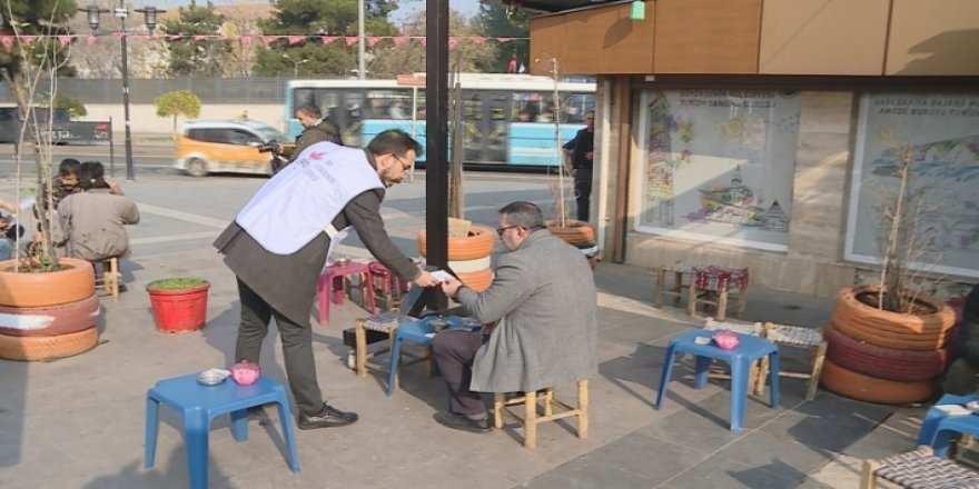 Li Diyarbekirê derbarê mafên mirovan de belavok hatin belavkirin