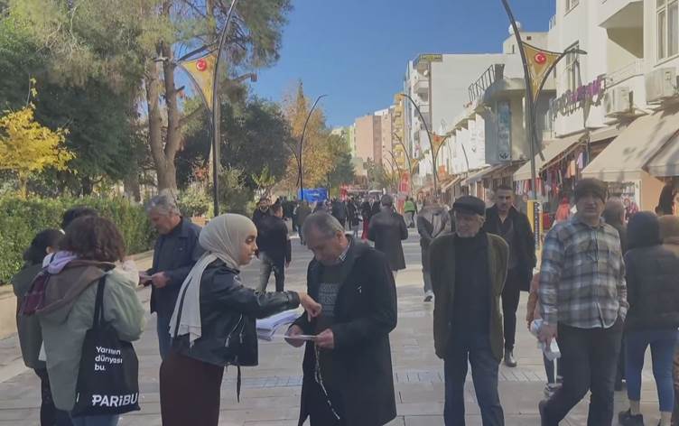 HEZKURDê îsal bo dersa Kurdî kampanyayek berfireh da destpêkirin