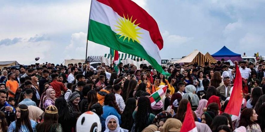 Xelkê Rojavayê Kurdistanê Newroza xwe bi çoş pîroz kir