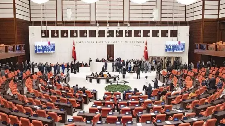 Serokê Parlamena Tirkiyê sedema ji Kurdî re dibêjin ‘Zimanê X’ eşkere kir: Nêrîna Şexsî ye!
