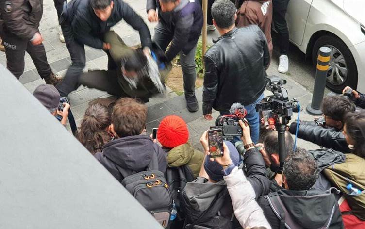 Parêzagariya Stenbolê: 384 kes di çalakiyên 1ê Gulanê de hatin desteserkirin