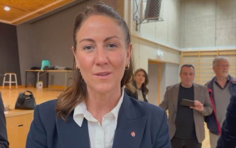Wezîreke Norwecê bi Kurdî bi Kurdên li welatê xwe re axivî