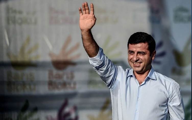 Selahattîn Demîrtaş: Em vê gava dîrokî bi coş pêşwazî dikin