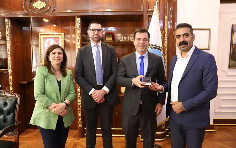 Dîplomatên Amerîkayî Şaredariya Amedê ziyaret kir