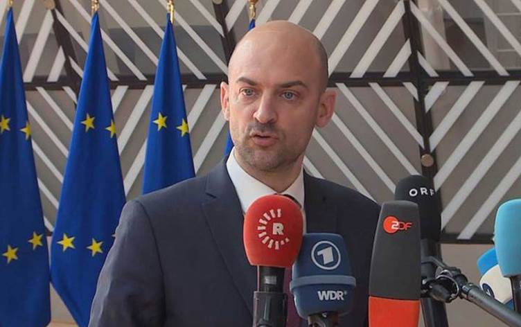 Fransa: Em ji bo diyaloga Şamê û Kurdan navbeynkariyê dikin